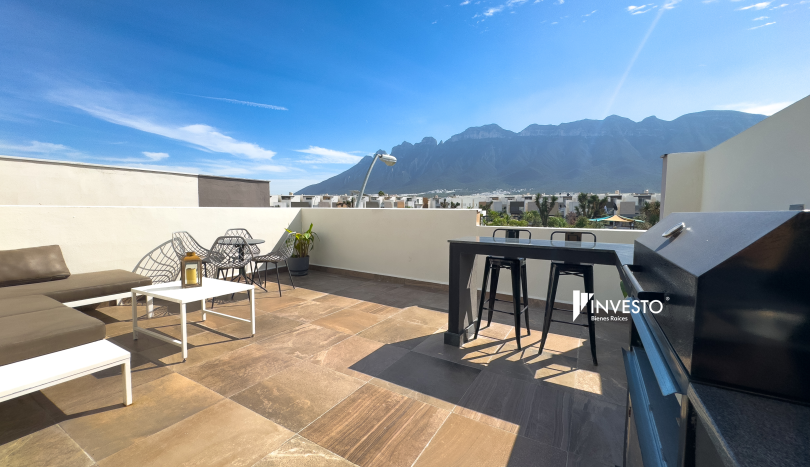 Montenova Casas en Venta Dominio Cumbres Monterrey - Agencia Inmobiliaria Investo Bienes Raíces Terraza