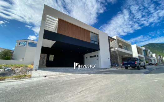 Casa en Venta Carretera Nacional Sur de Monterrey Nuevo León Investo Bienes Raíces